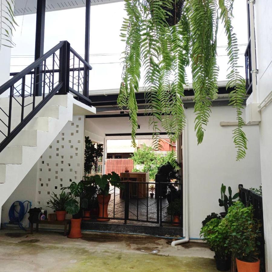 Sleep Sleep Suanphak Hotel Bangkok Ngoại thất bức ảnh