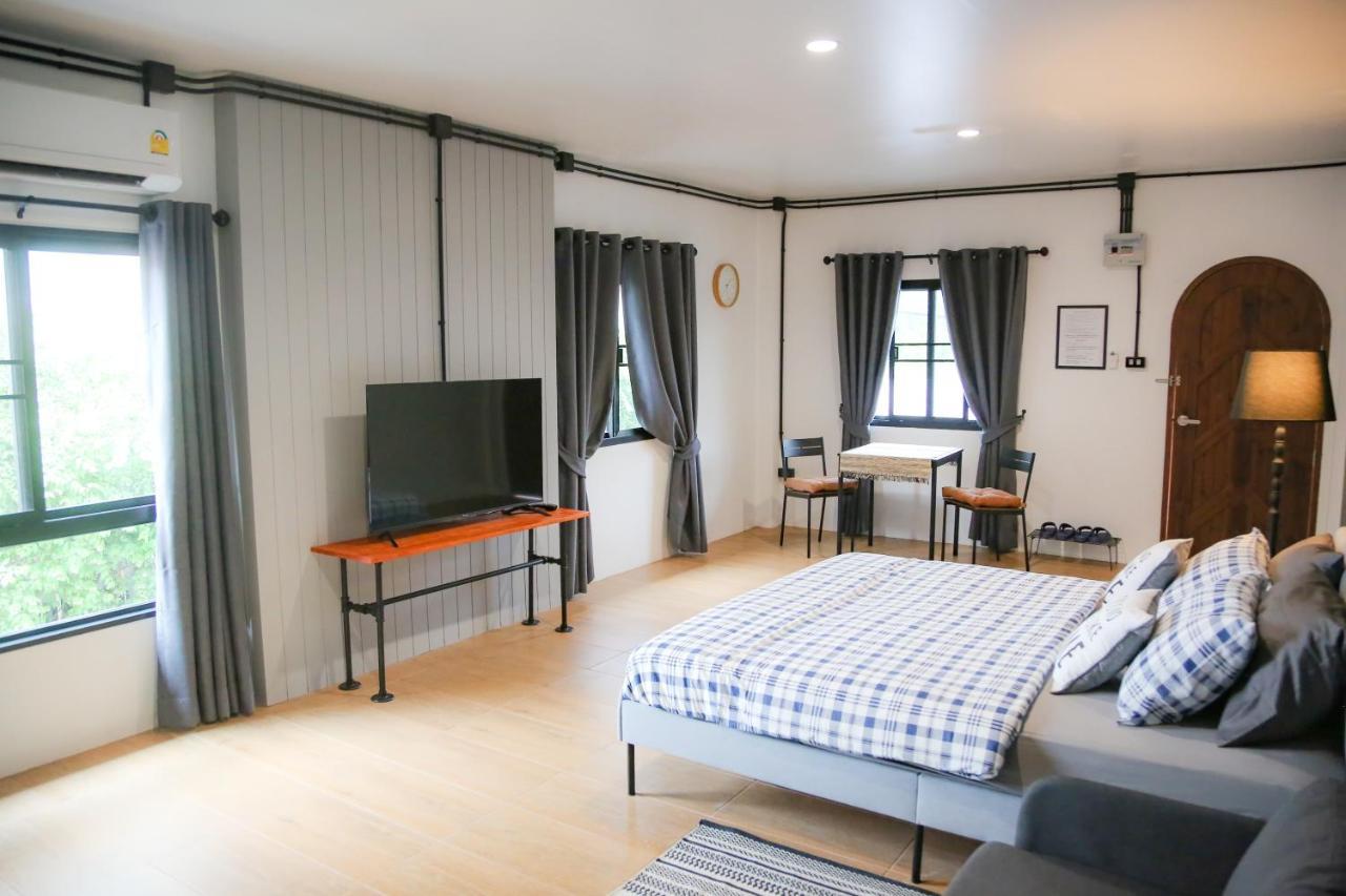 Sleep Sleep Suanphak Hotel Bangkok Ngoại thất bức ảnh
